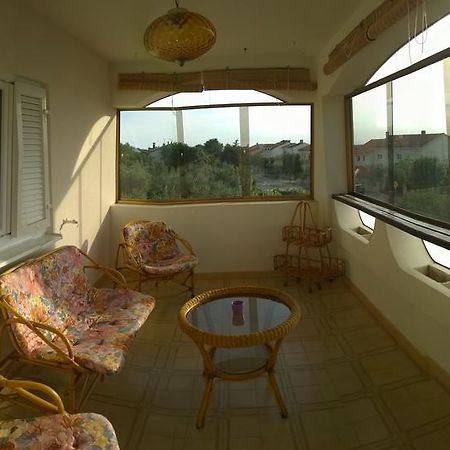 Apartments Free Parking Big Garden Peroj Phòng bức ảnh