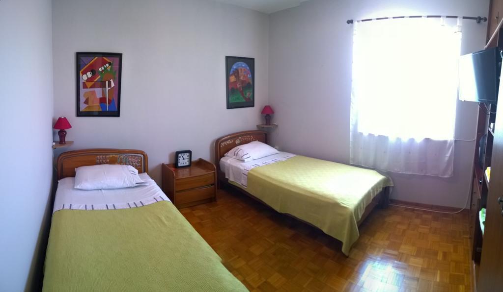Apartments Free Parking Big Garden Peroj Ngoại thất bức ảnh