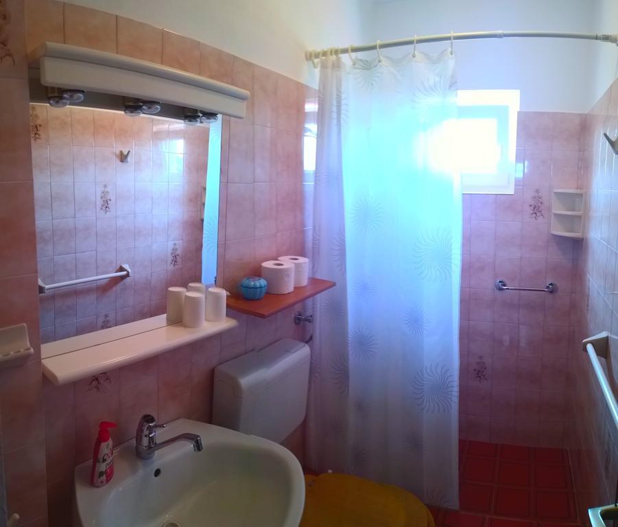 Apartments Free Parking Big Garden Peroj Ngoại thất bức ảnh