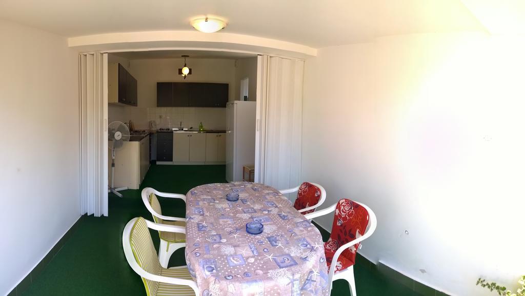 Apartments Free Parking Big Garden Peroj Ngoại thất bức ảnh